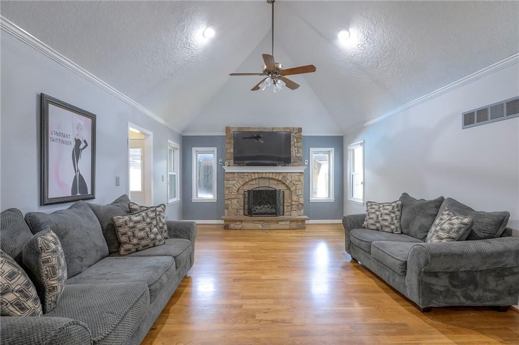 2508 N McBride Avenue — photo 14