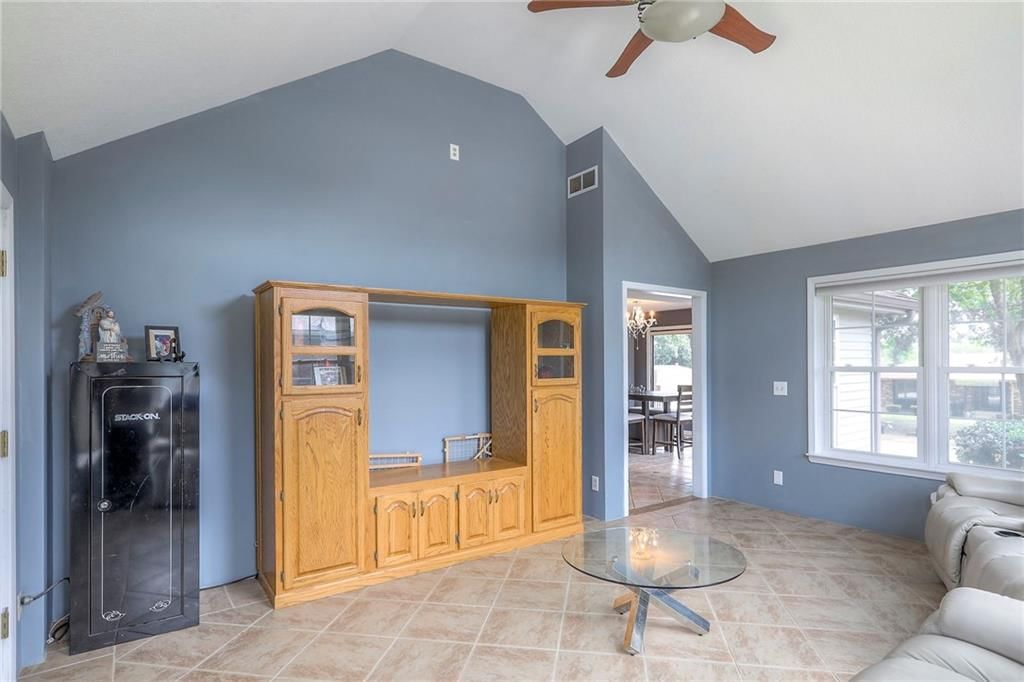 2508 N McBride Avenue — photo 28