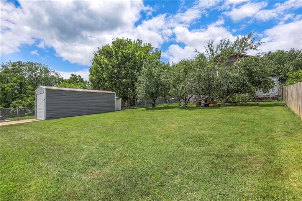2508 N McBride Avenue — photo 58
