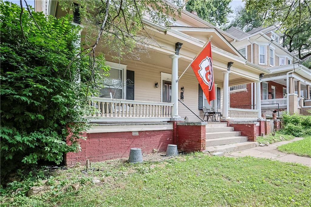 2517 Felix Street — photo 41