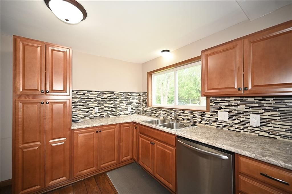 301 N Chester Avenue — photo 14