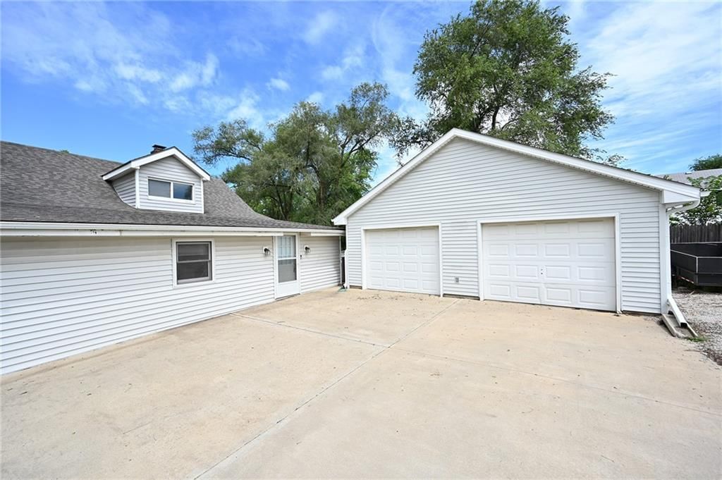 301 N Chester Avenue — photo 31