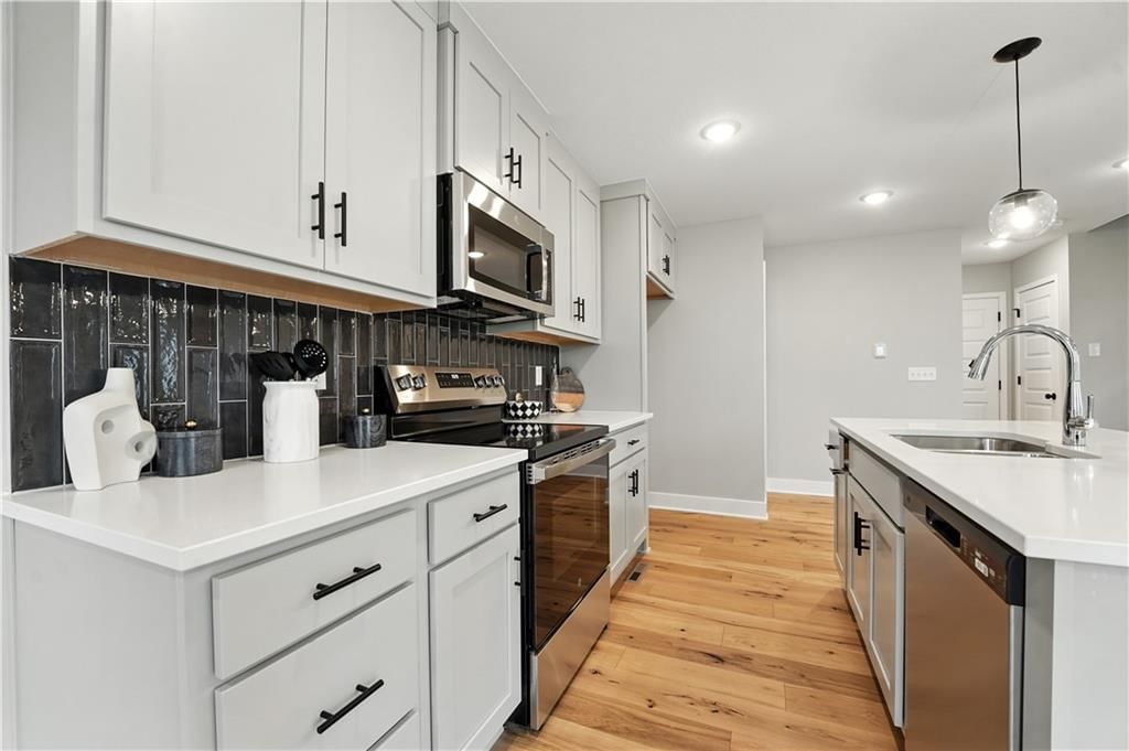 717 Glenn Circle — photo 14