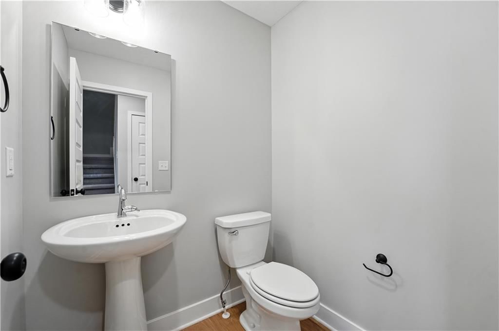 717 Glenn Circle — photo 16