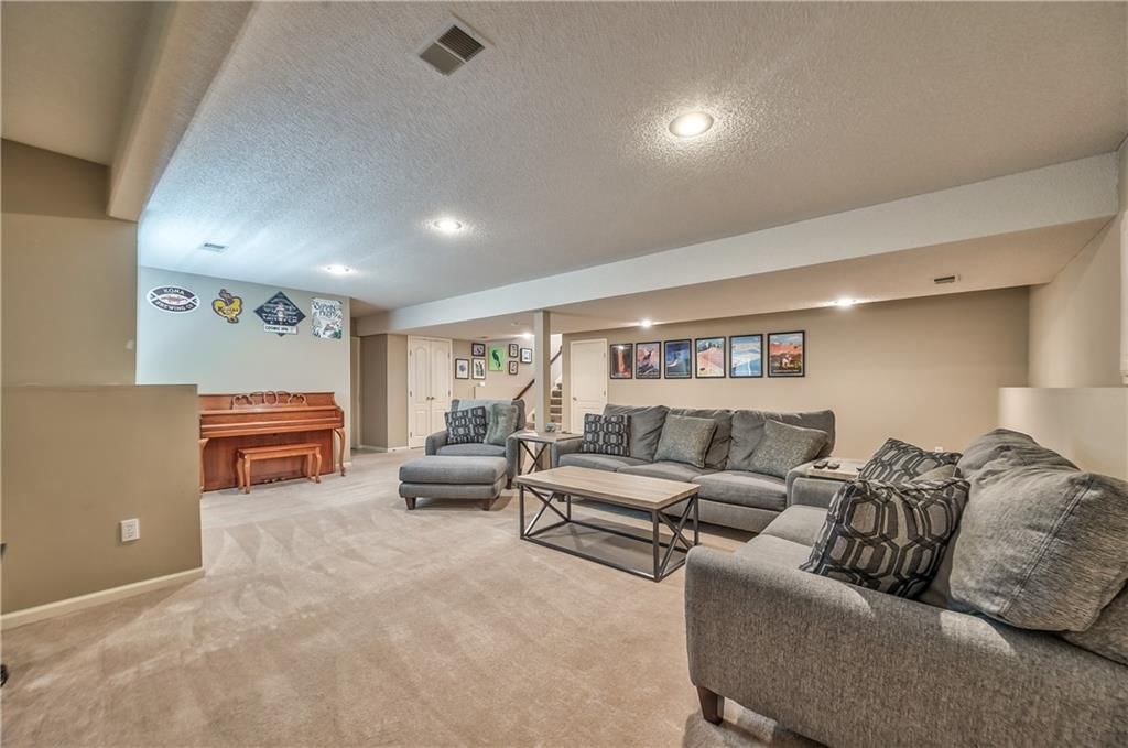 5231 Chouteau Street — photo 15