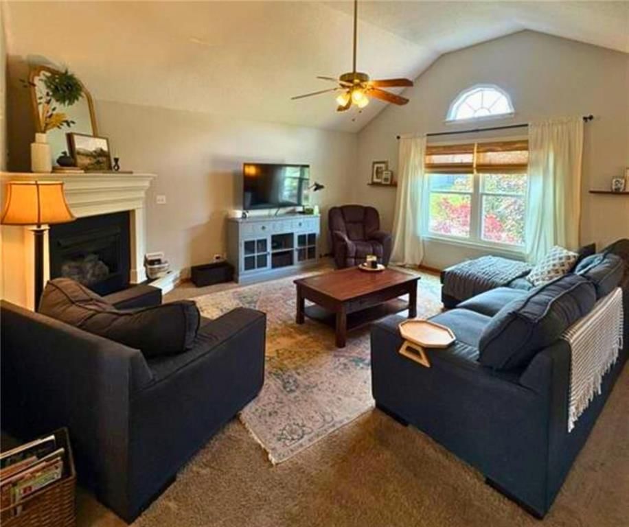 1720 SE Kenwood Drive — photo 4