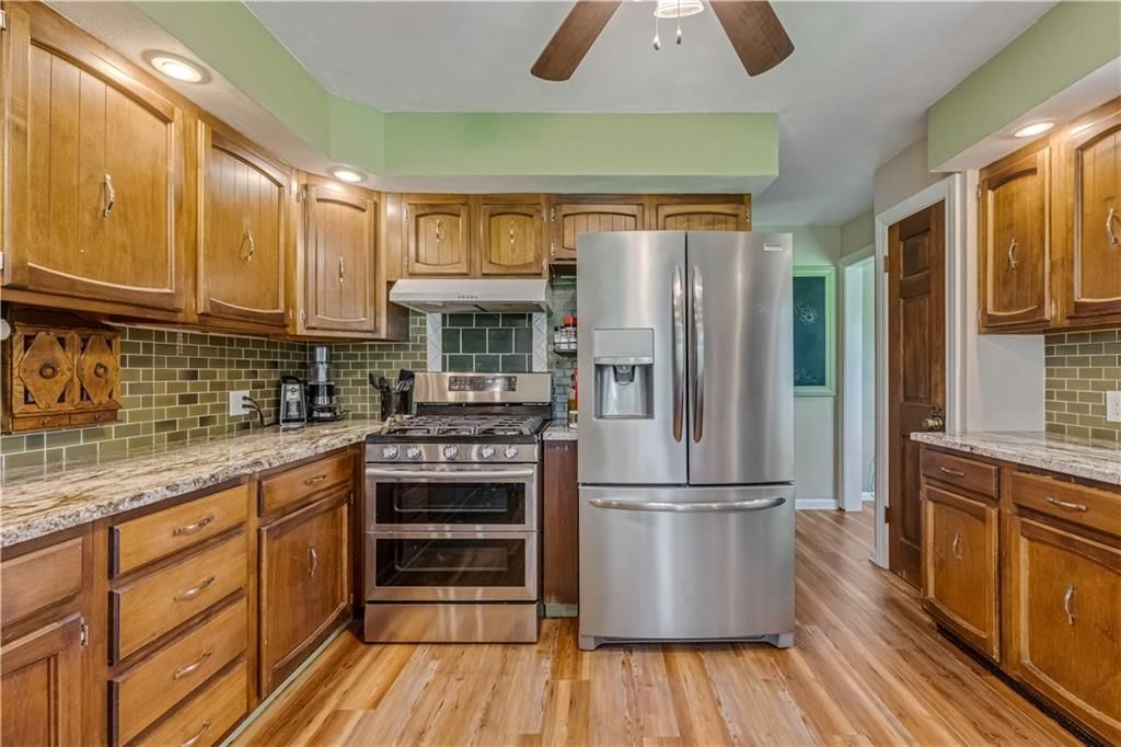 401 E Montgomery Street — photo 16