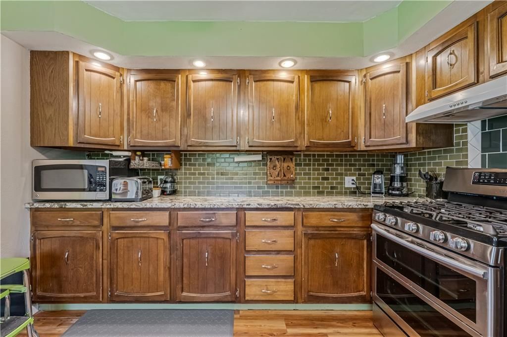 401 E Montgomery Street — photo 17