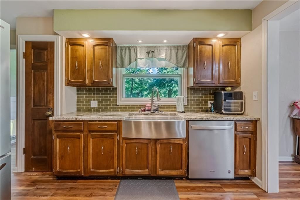 401 E Montgomery Street — photo 20