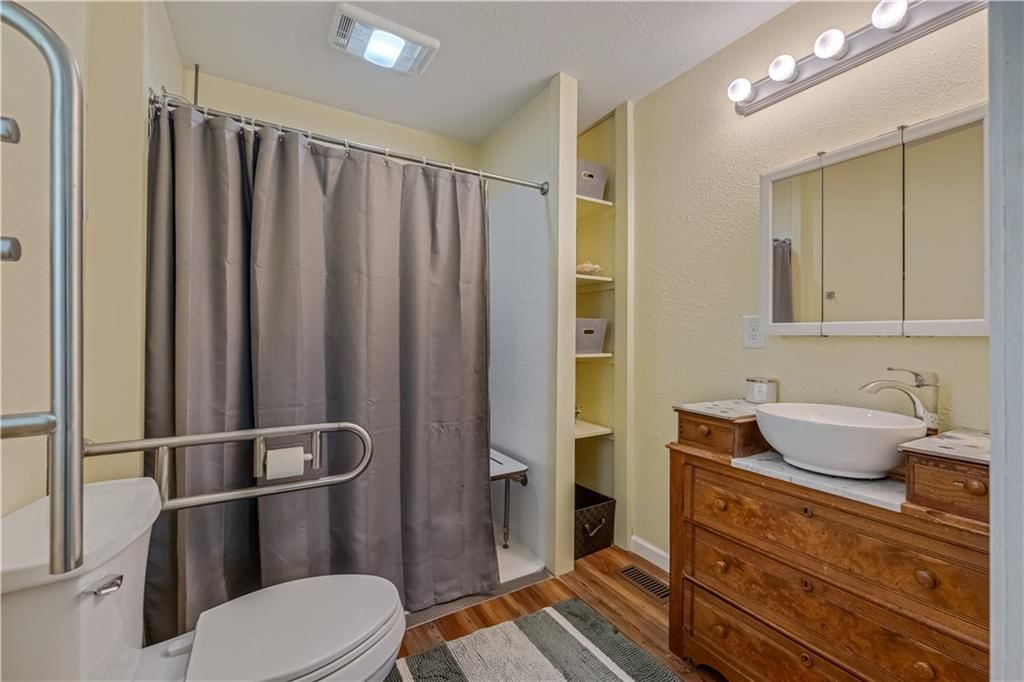 401 E Montgomery Street — photo 24