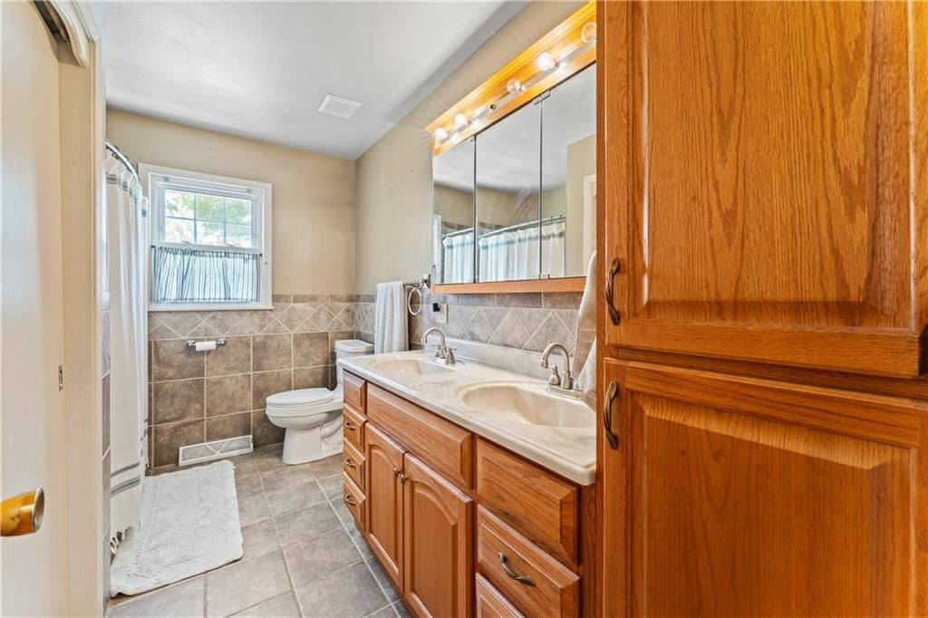 205 Oak Street — photo 23