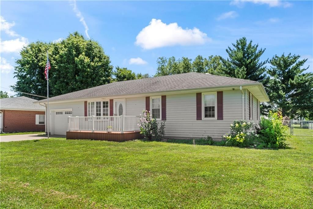 205 Oak Street — photo 4