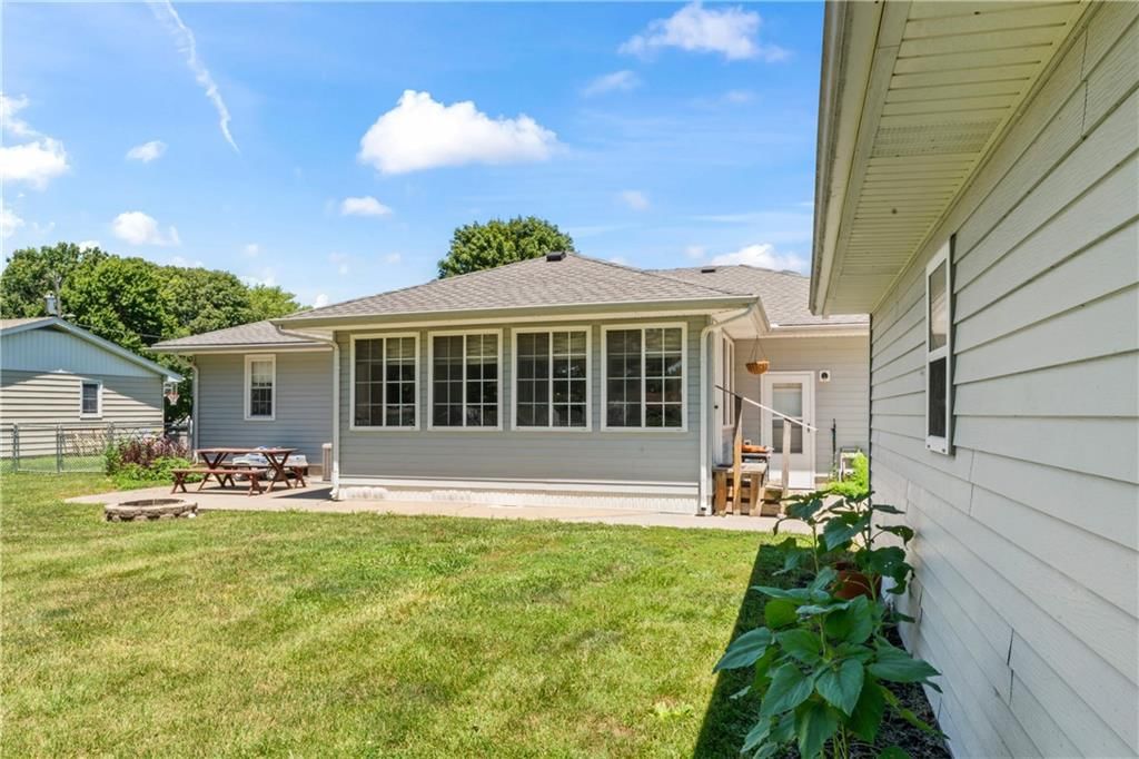 205 Oak Street — photo 33