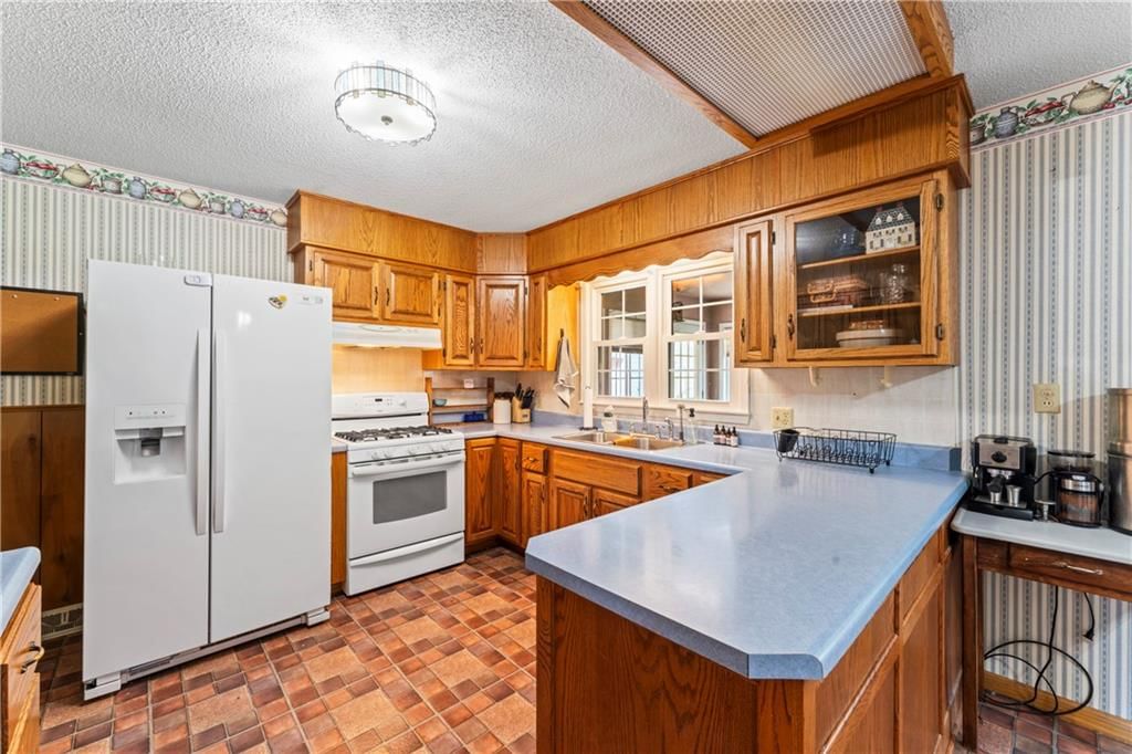 205 Oak Street — photo 10