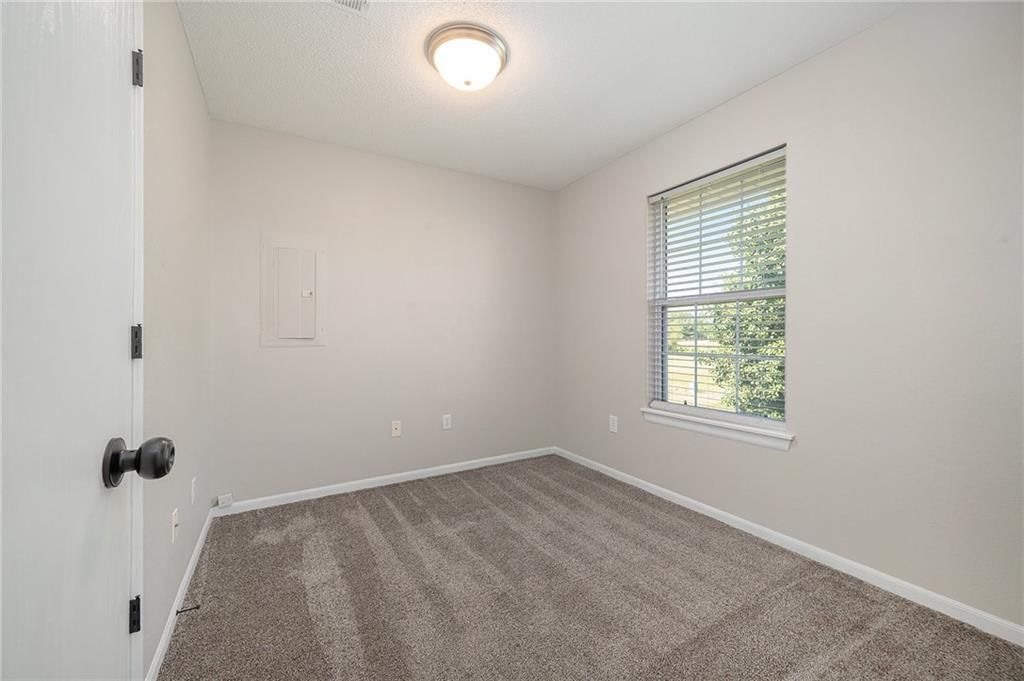 212 NW Parker Drive — photo 16