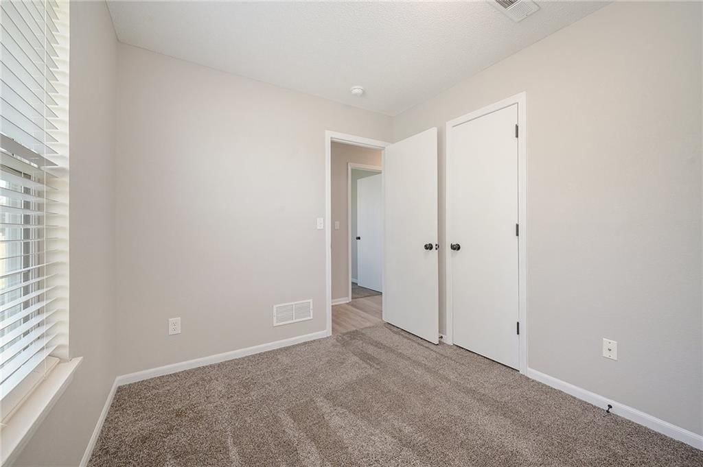212 NW Parker Drive — photo 17