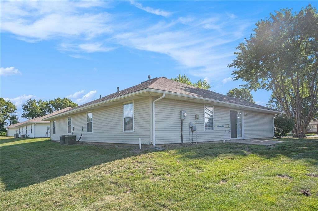 212 NW Parker Drive — photo 21