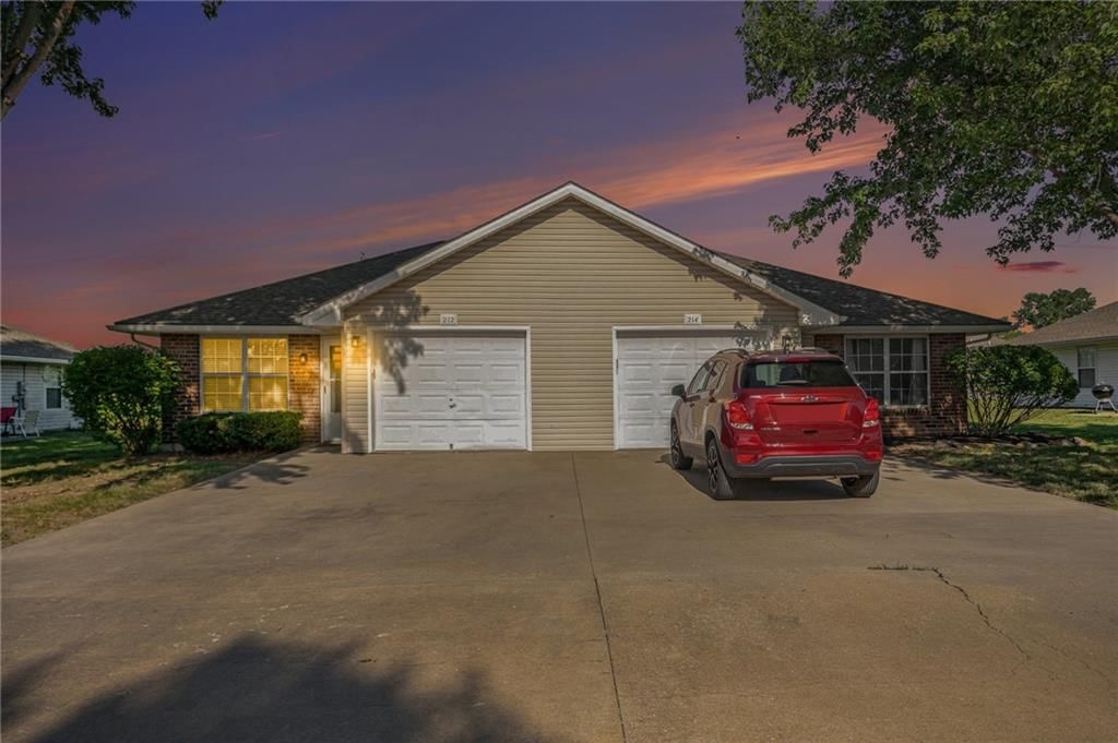 212 NW Parker Drive — photo 24
