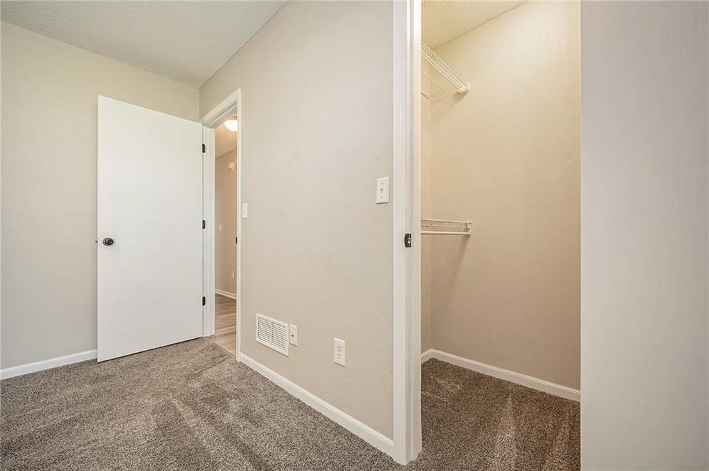 212 NW Parker Drive — photo 10