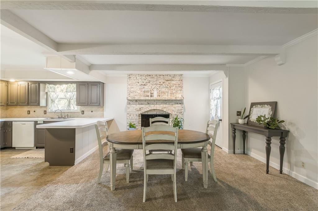 603 Montgomery Street — photo 14