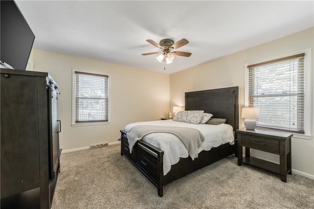 603 Montgomery Street — photo 18