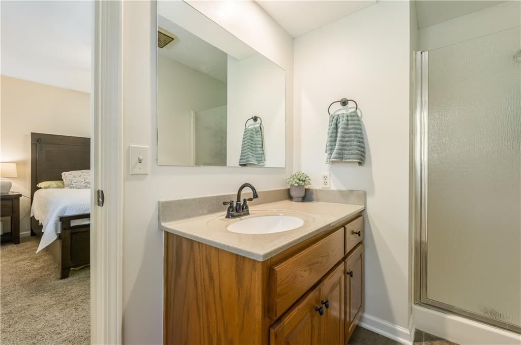 603 Montgomery Street — photo 21