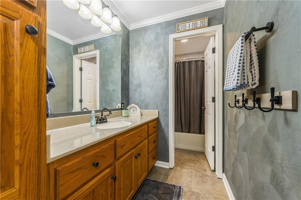 603 Montgomery Street — photo 26