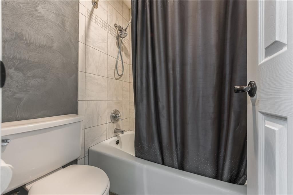 603 Montgomery Street — photo 27