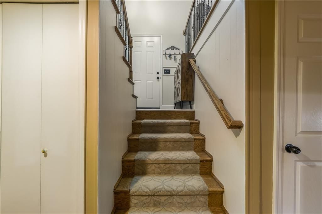 603 Montgomery Street — photo 29