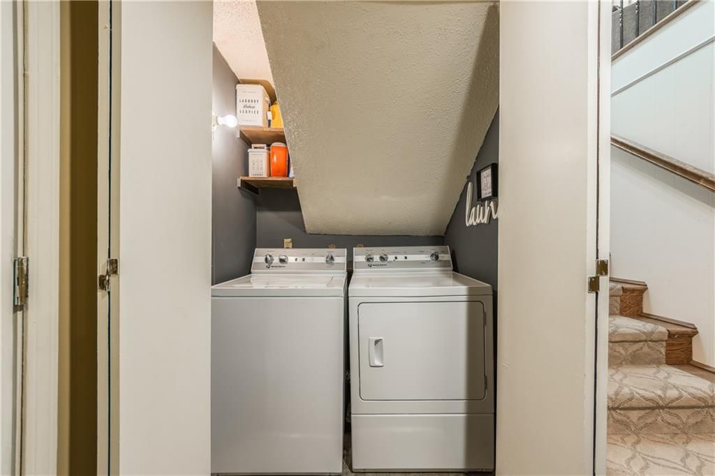 603 Montgomery Street — photo 30