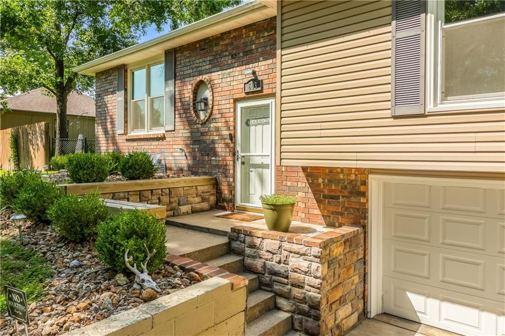 603 Montgomery Street — photo 10