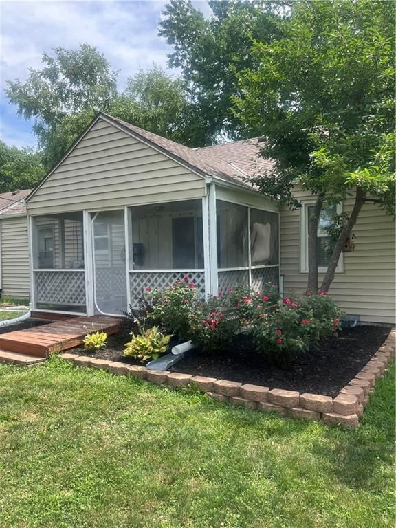 8018 Belleview Avenue — photo 4