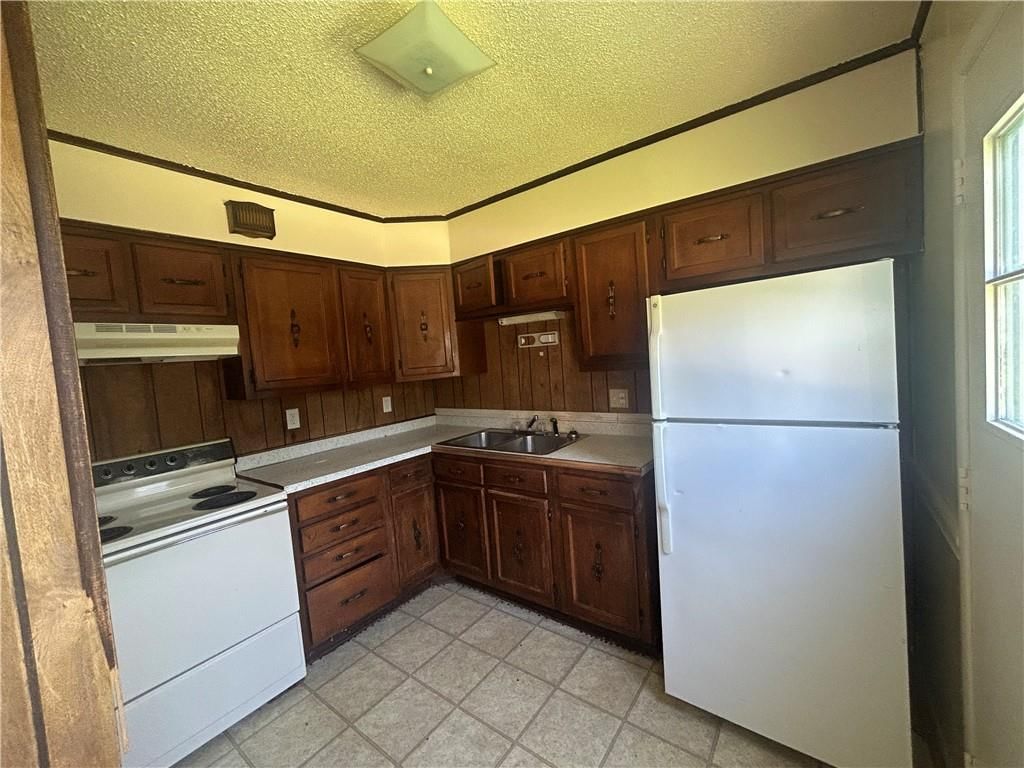 302 Montgomery Court — photo 25