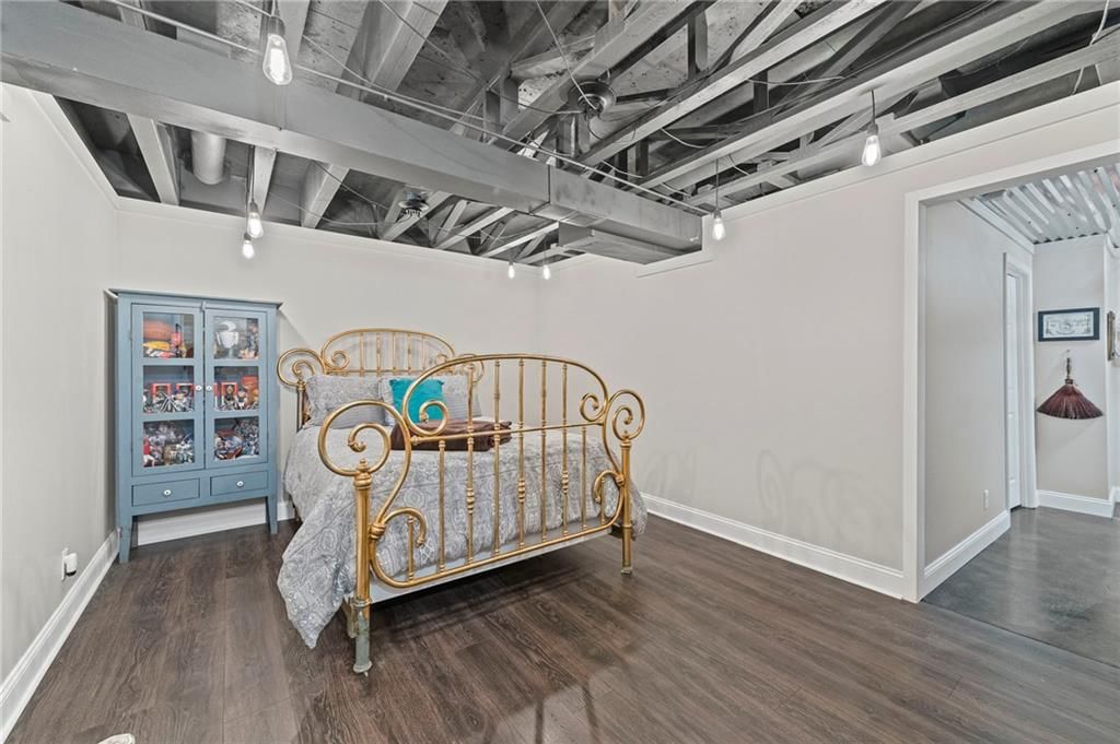 8123 N Oakley Avenue — photo 24