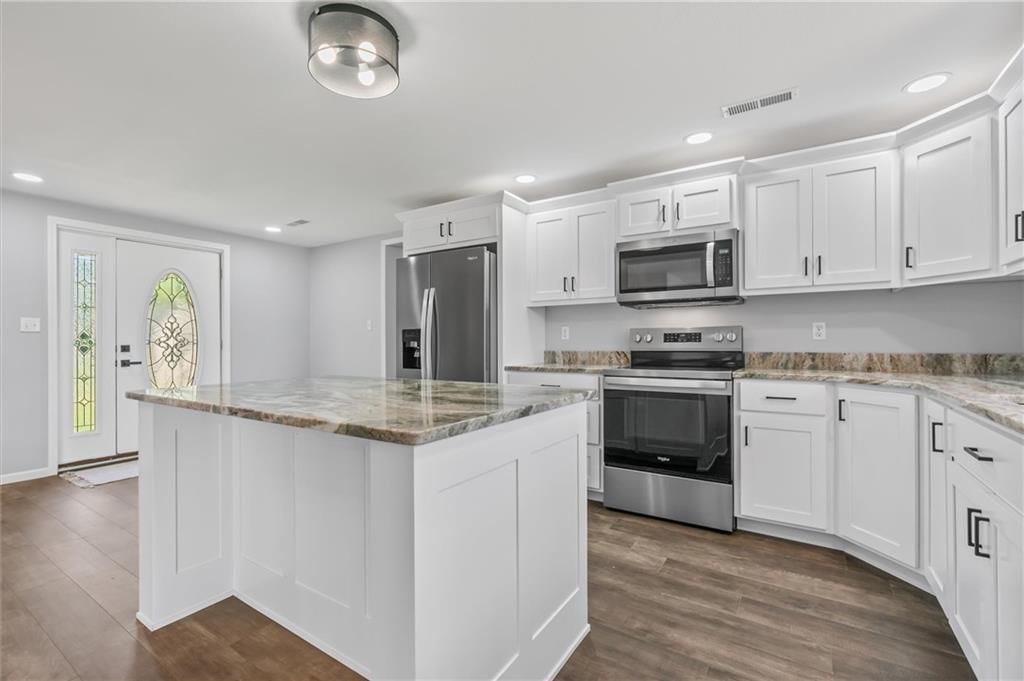 812 W Royle Street — photo 15