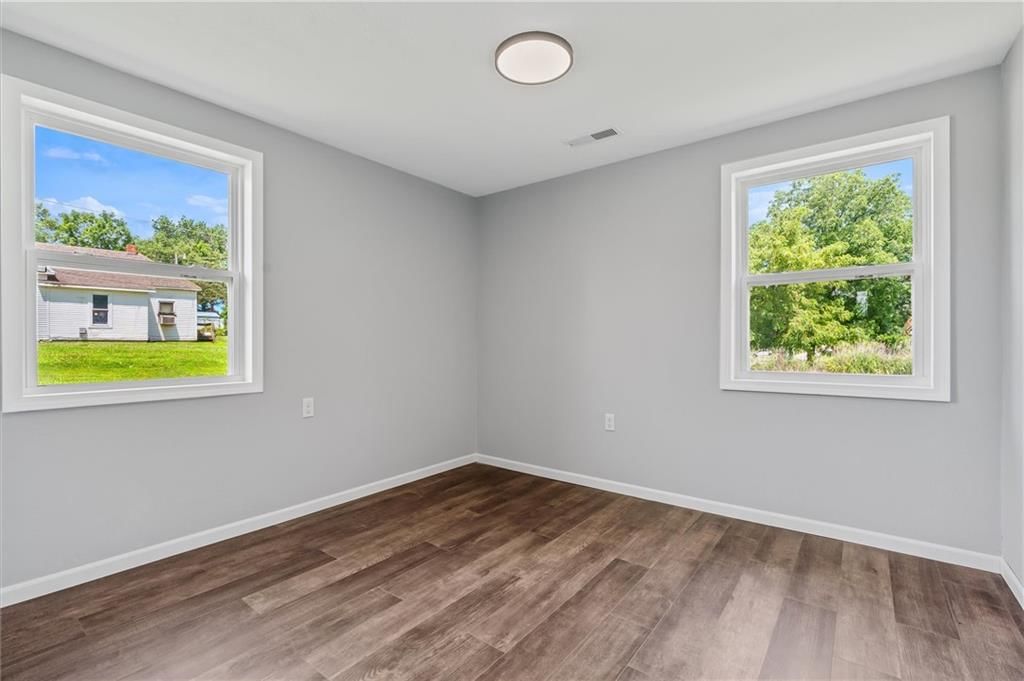 812 W Royle Street — photo 17