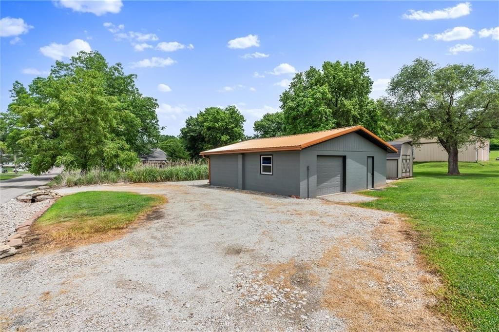 812 W Royle Street — photo 30