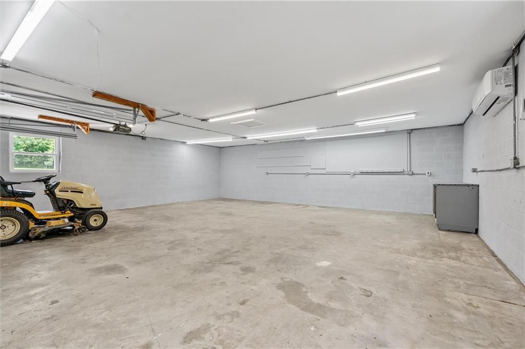 812 W Royle Street — photo 31