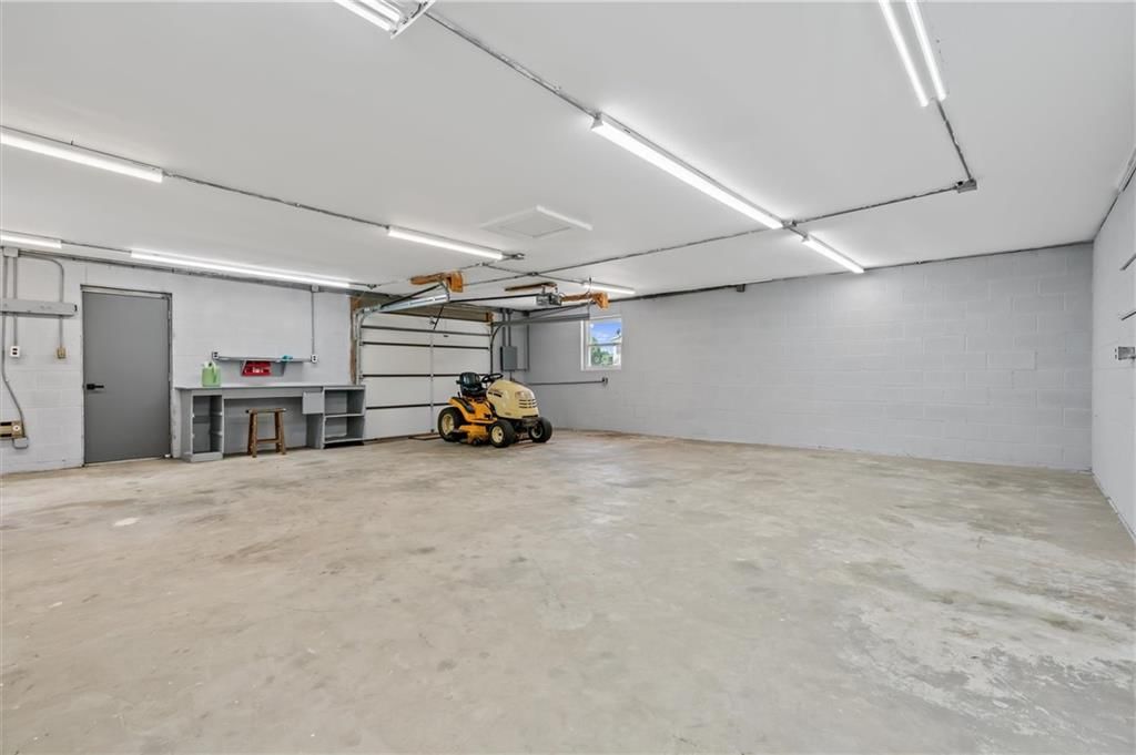 812 W Royle Street — photo 32