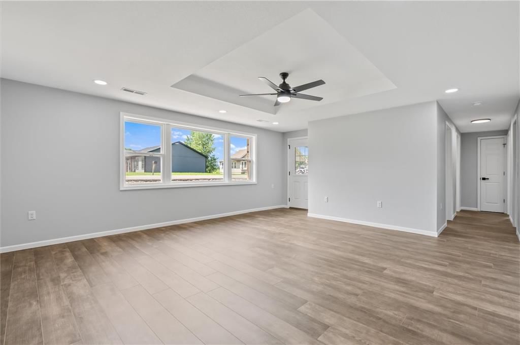 812 W Royle Street — photo 6