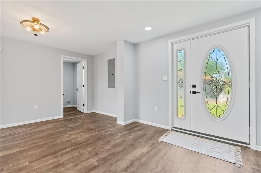 812 W Royle Street — photo 9