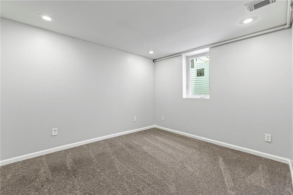 1138 S Willow Street — photo 20