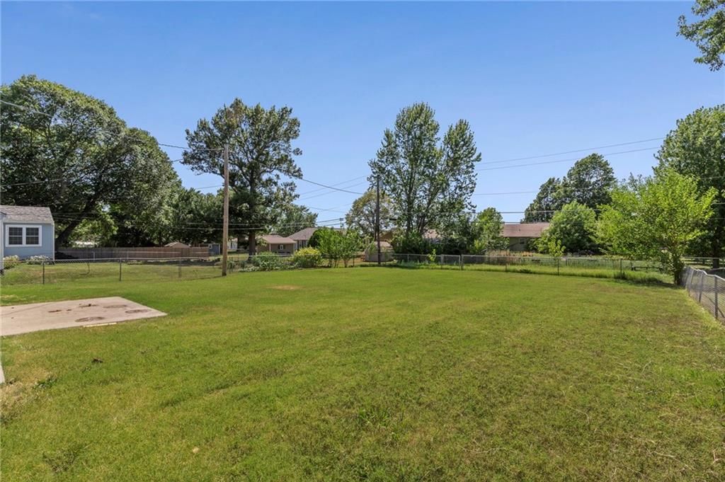 1138 S Willow Street — photo 22