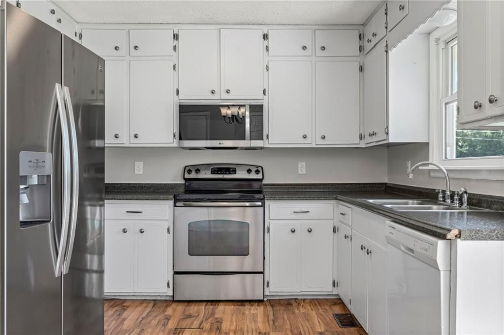 1138 S Willow Street — photo 9