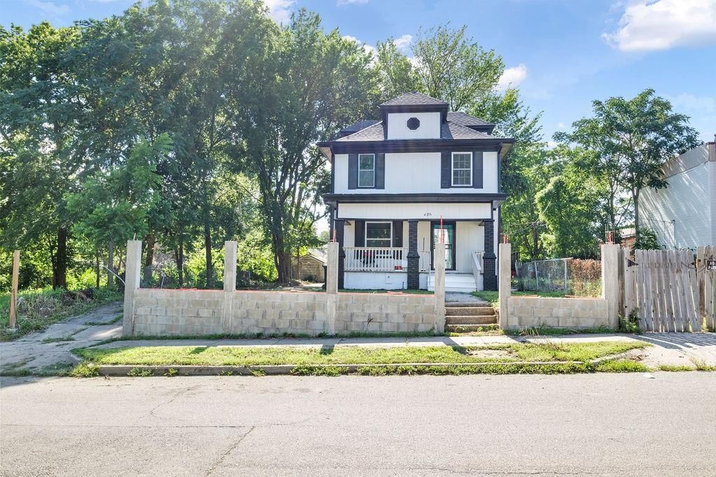 2406 Kensington Avenue — photo 4