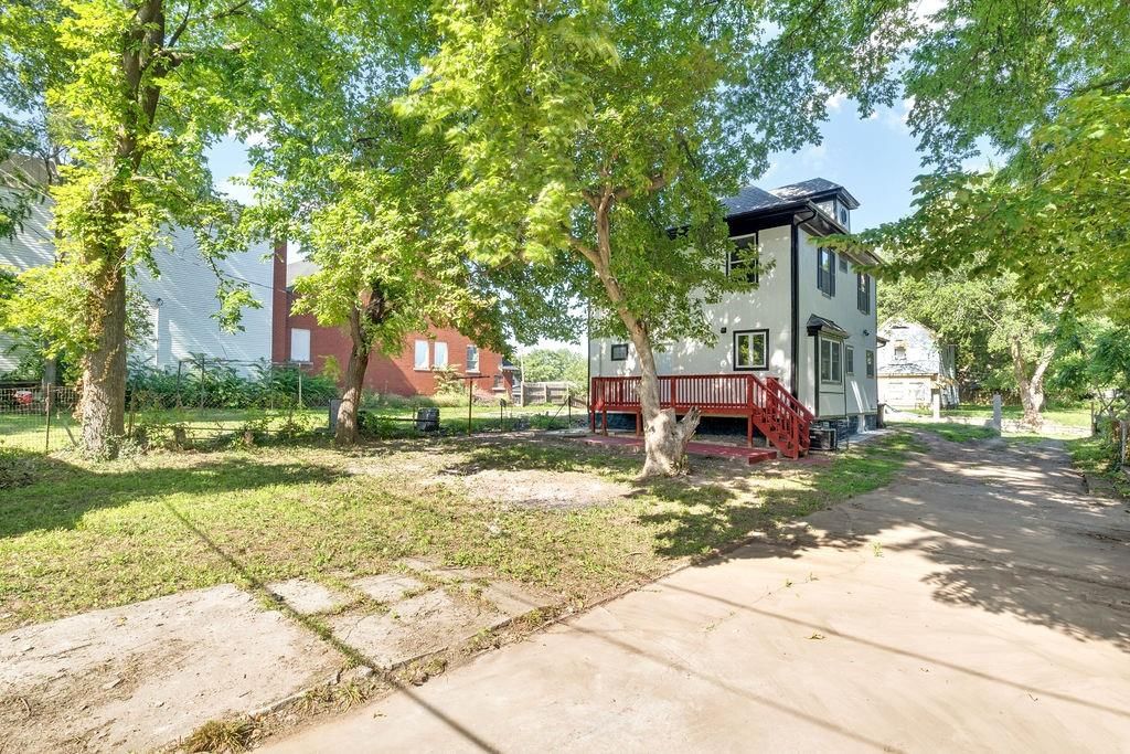 2406 Kensington Avenue — photo 34