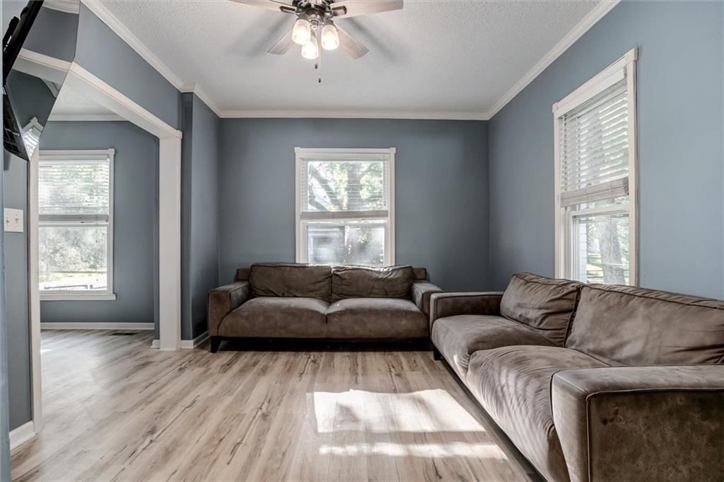 404 S Sycamore Street — photo 12