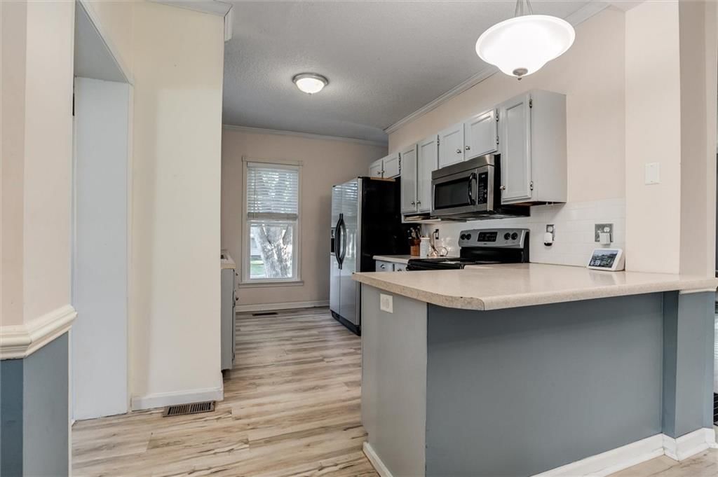 404 S Sycamore Street — photo 15