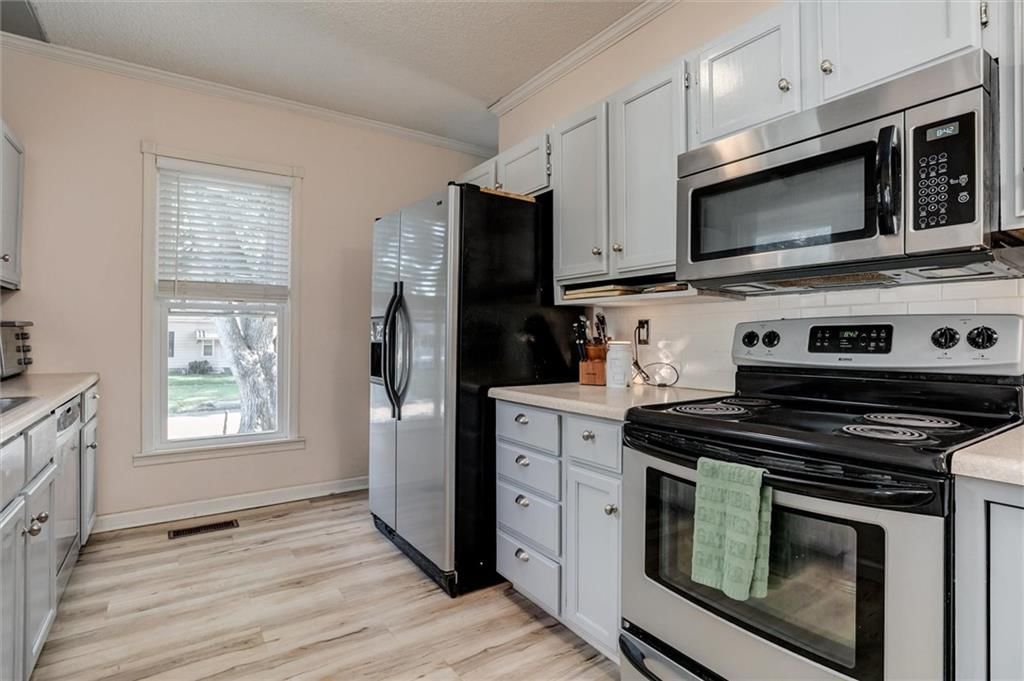 404 S Sycamore Street — photo 16
