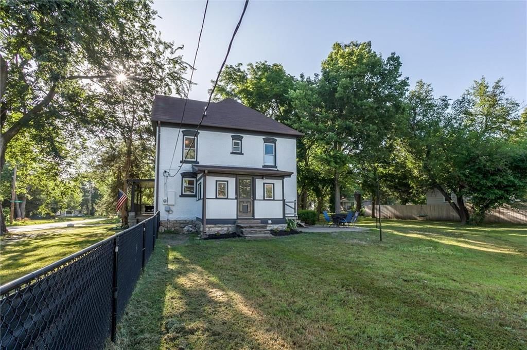 404 S Sycamore Street — photo 3